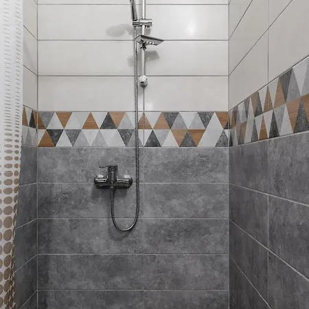 Apartament нові затишні Smart-квартири Lего Użhorod