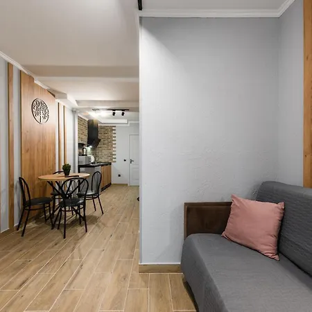 Apartament нові затишні Smart-квартири Lего Użhorod