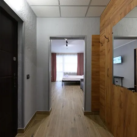 Apartament нові затишні Smart-квартири Lего Użhorod